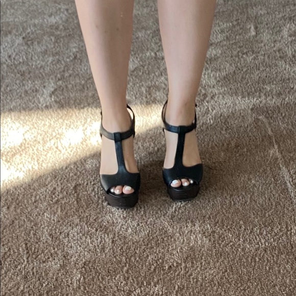 Candie’s Women’s Black Wedges - Picture 6 of 6